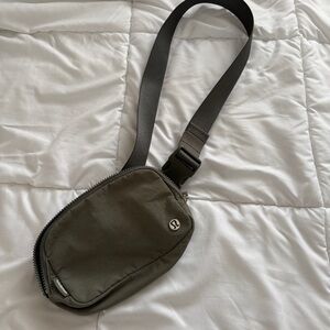 Lululemon Everywhere Belt Bag